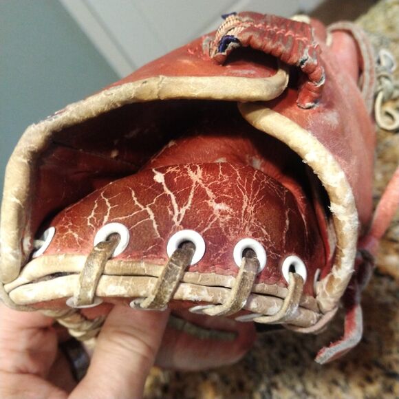 Rare Vintage Red Everlast Wing Tip Back Leather Baseball Glove Fielders Mitt RHT - Picture 6 of 14